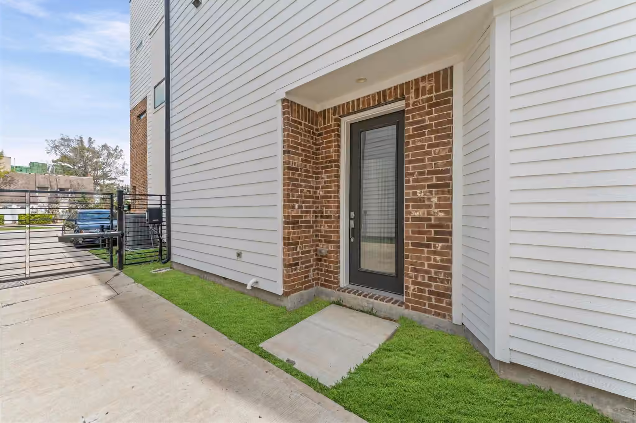 Photo 5 of 5827 Dolores Street, Houston, TX