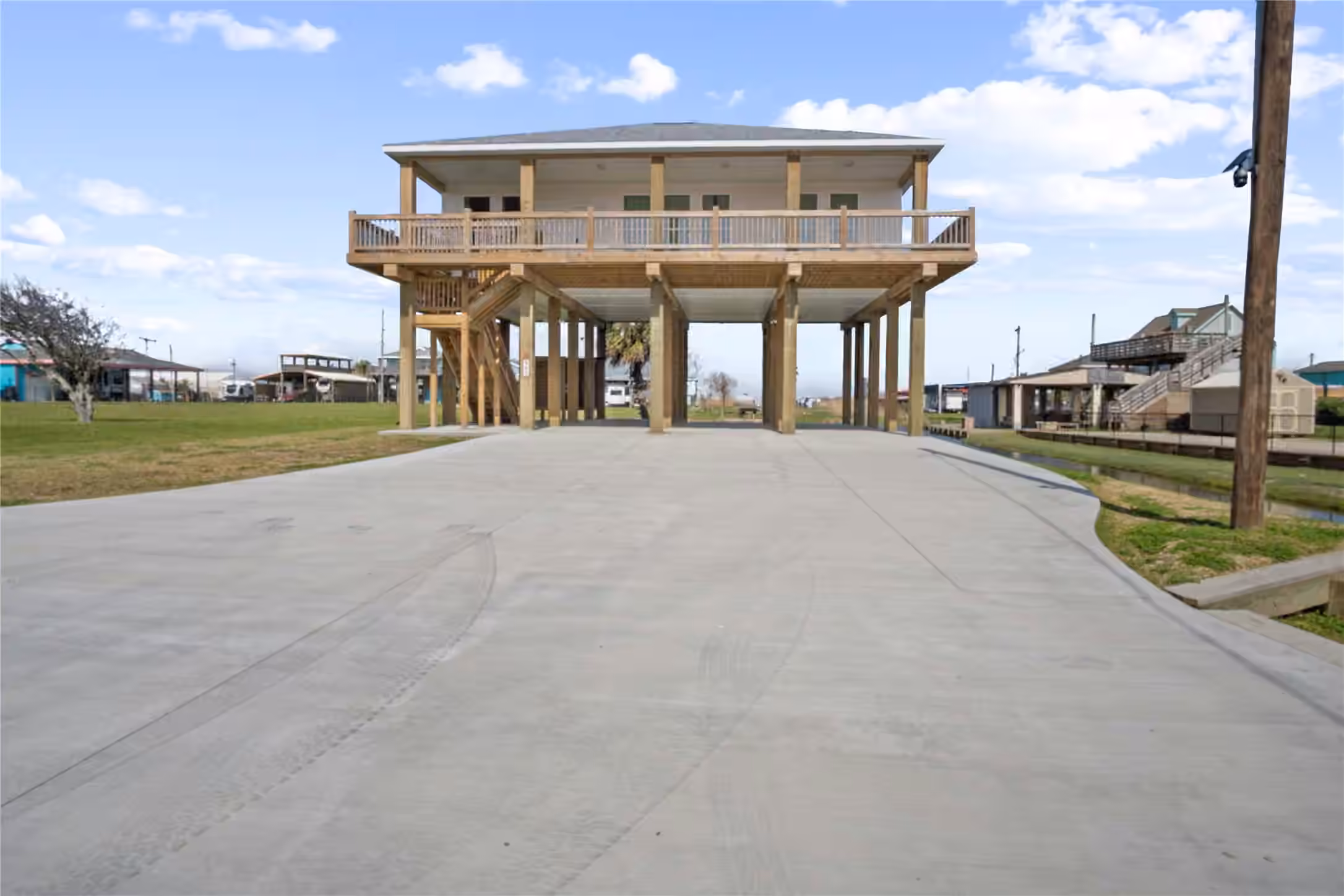 Photo 5 of 960 S Sage Road, Crystal Beach, TX