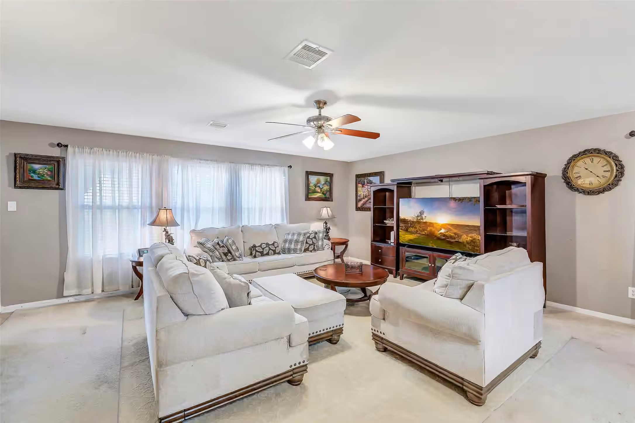 Photo 3 of 3407 Apple Dale Drive, Houston, TX