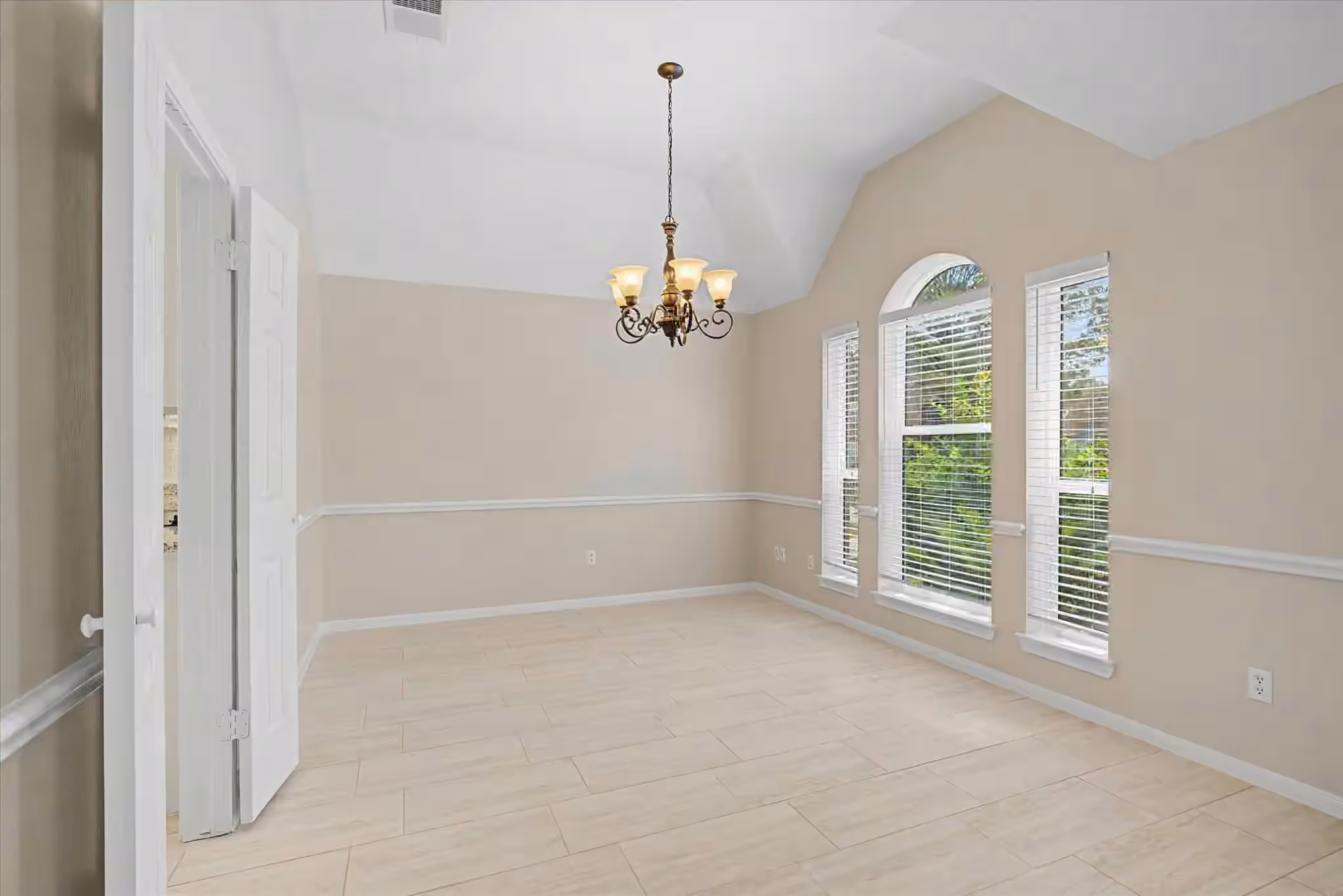 Photo 6 of 21702 Cayman Point Drive, Katy, TX