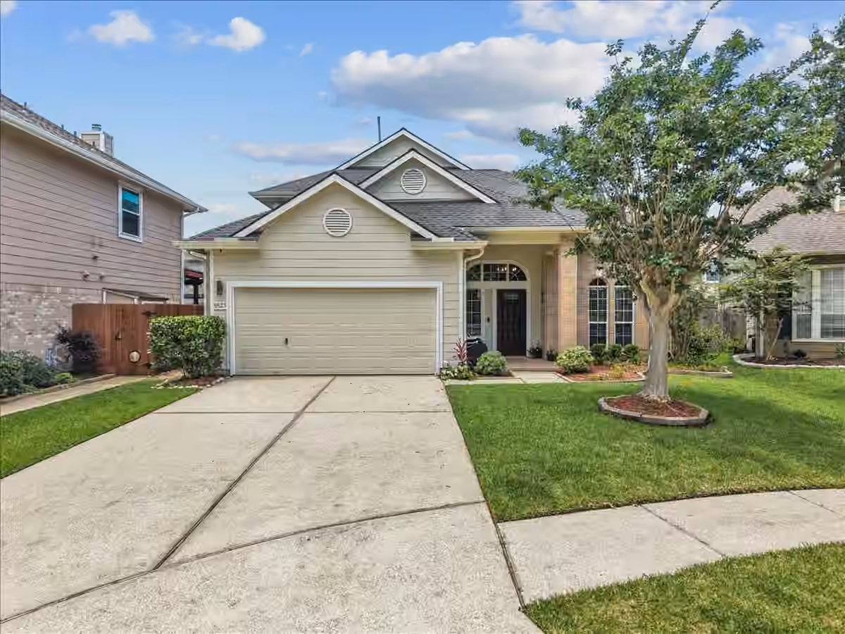 Photo 3 of 1823 Calypso Cove Court, Pasadena, TX