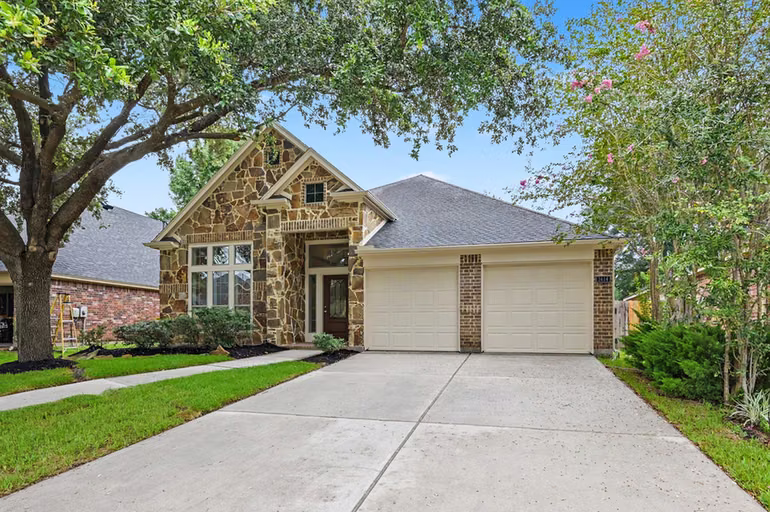 Photo 2 of 1414 Laura Hills Lane, Spring, TX