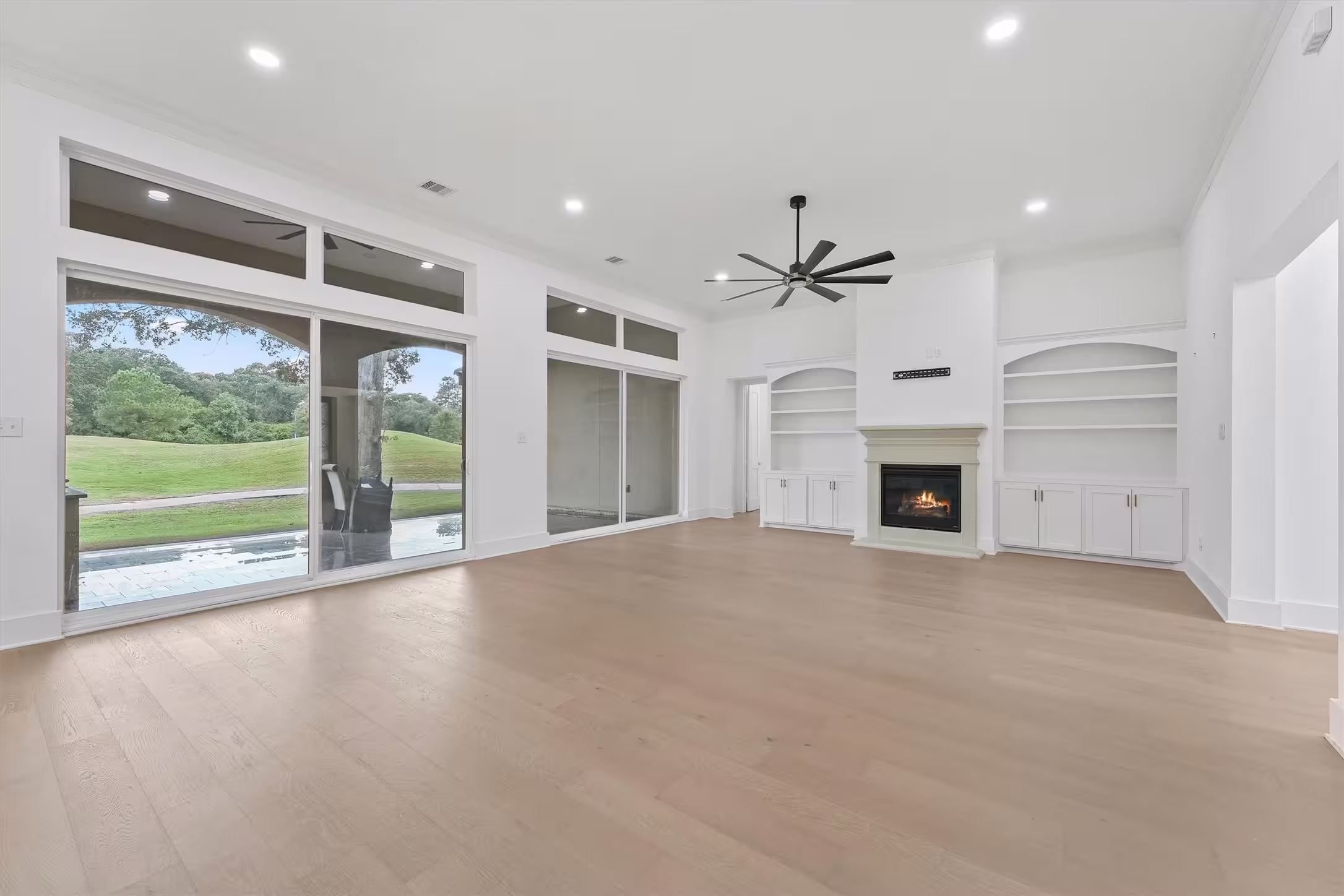 Photo 5 of 16015 Bridges Fairway Lane, Houston, TX