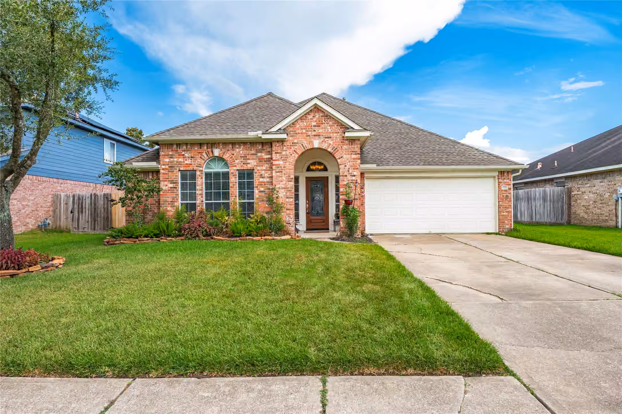 Photo of 416 Magnolia Way, League City, TX 77573
