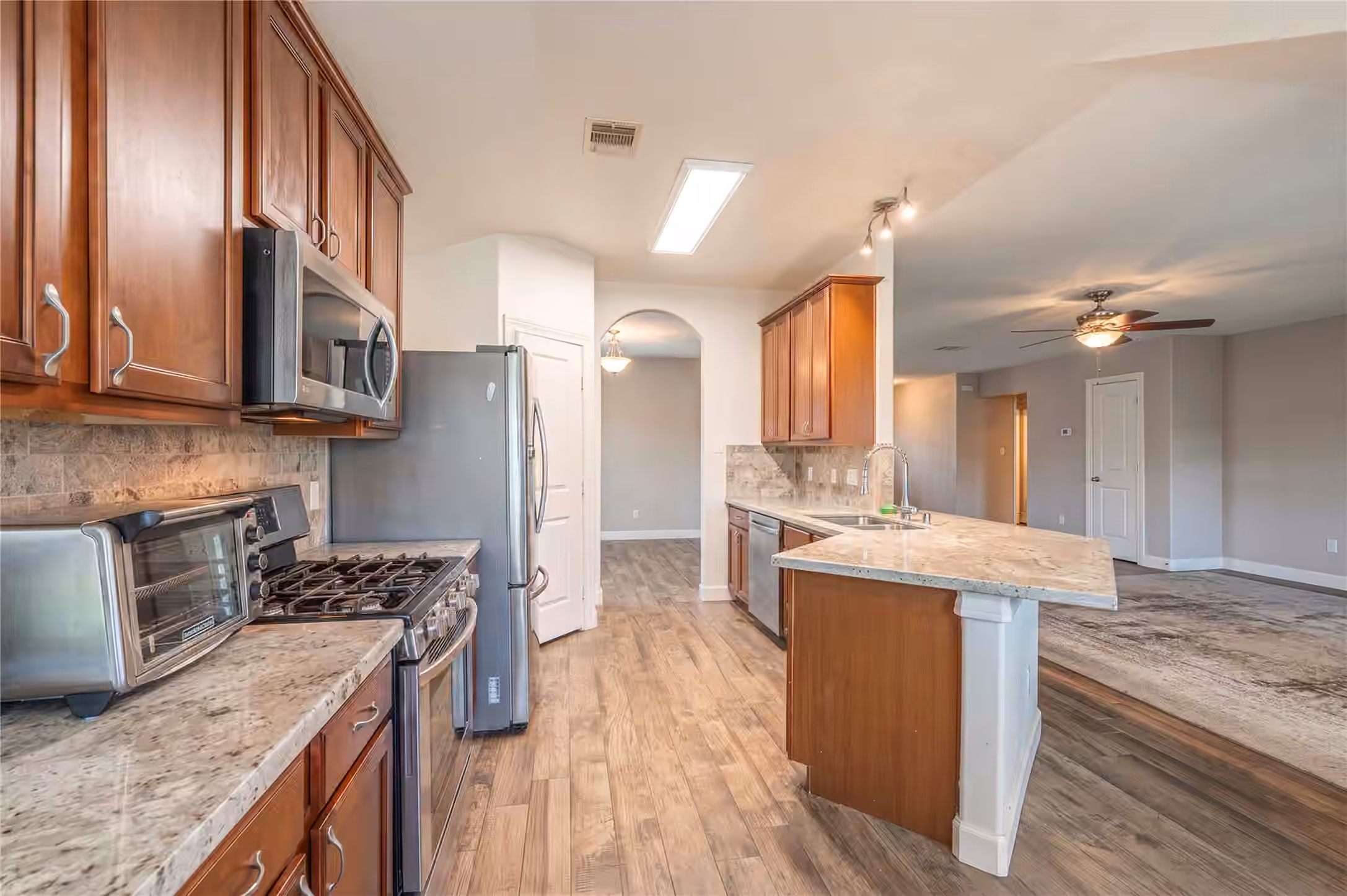 Photo 5 of 416 Magnolia Way, League City, TX