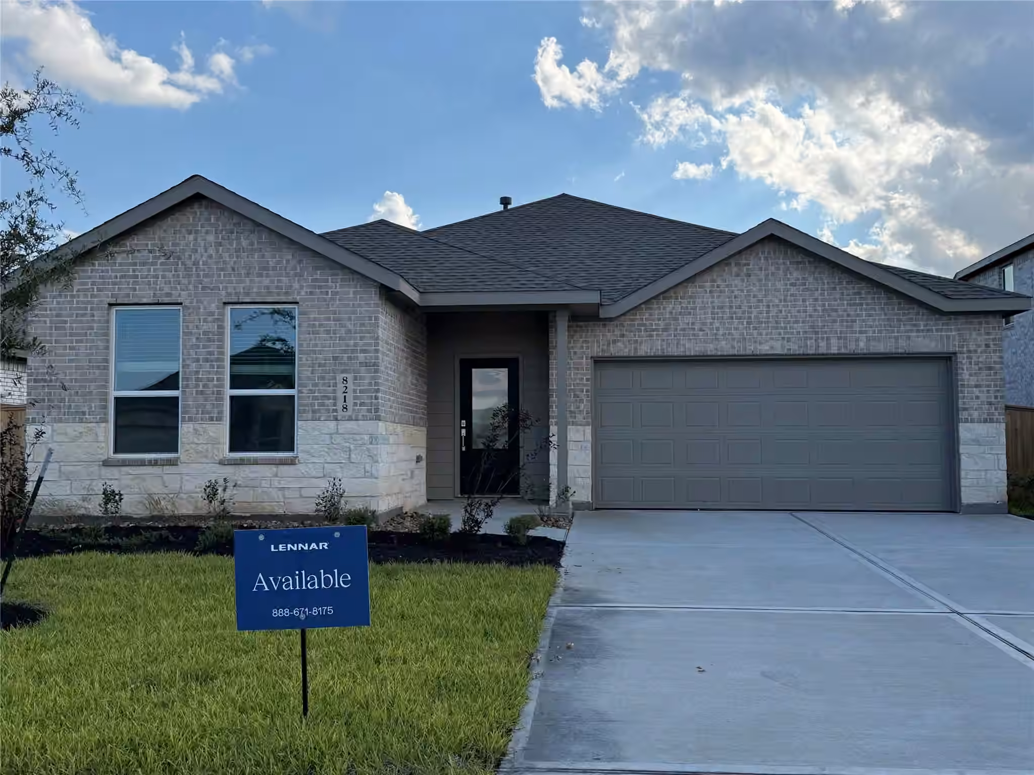 Photo 2 of 8218 Rustic Pine Trail, Richmond, TX