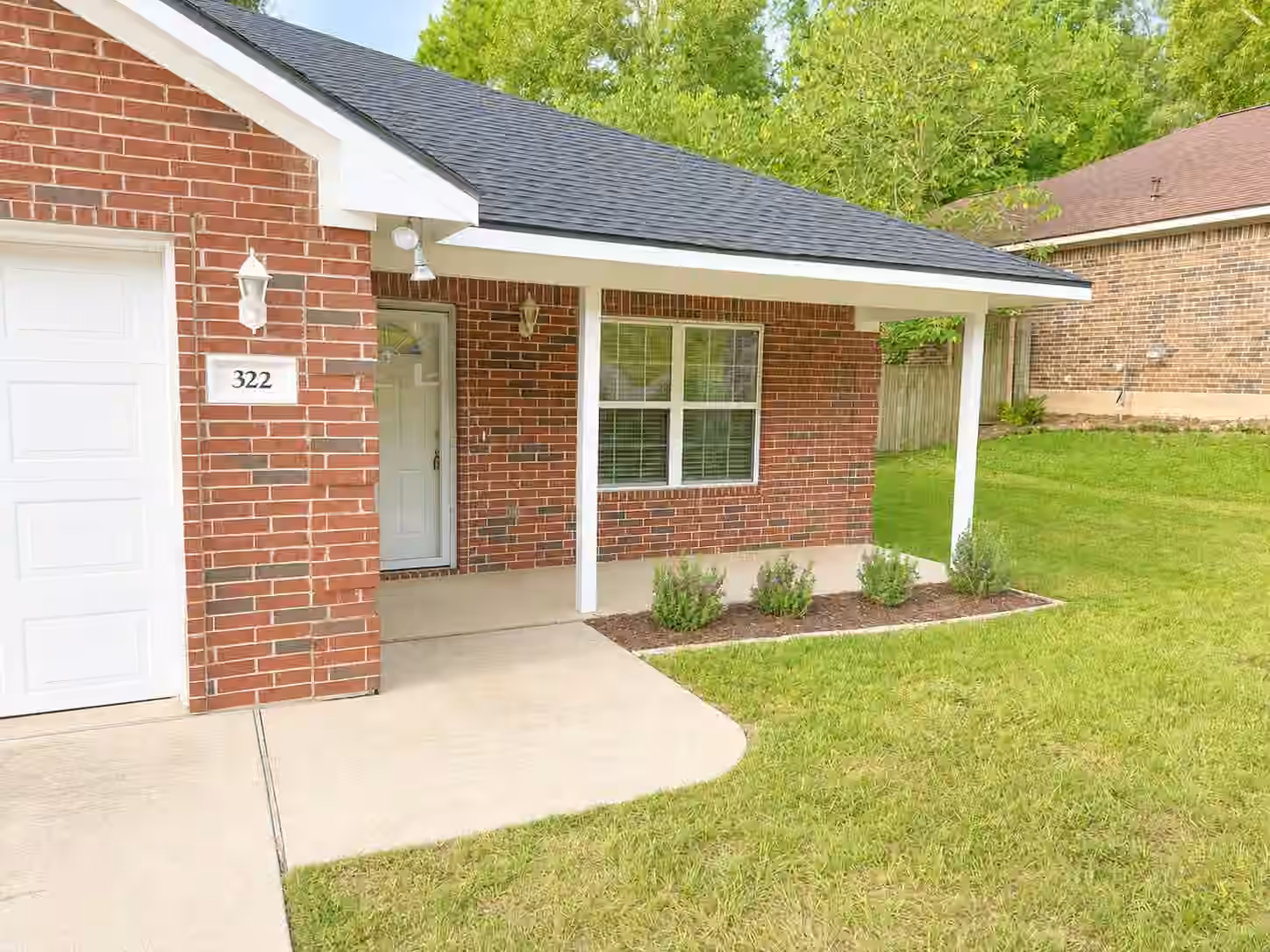 Photo 4 of 322 Green Leaf Street, Huntsville, TX