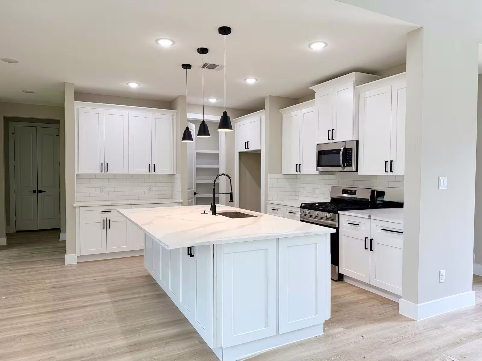 Photo 6 of 2518 LIGURIA LN, Spring, TX