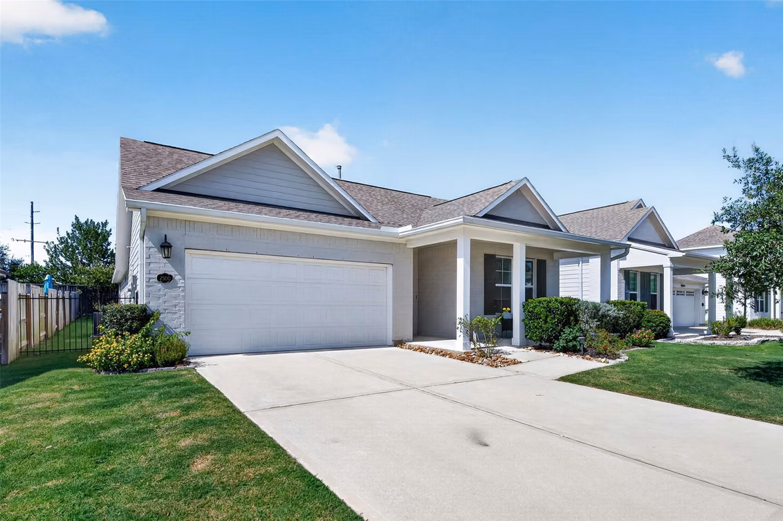 Photo 4 of 2500 Hagerman Court, Conroe, TX