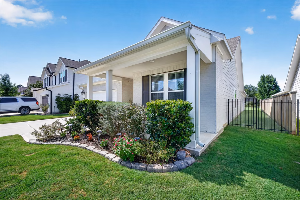 Photo 5 of 2500 Hagerman Court, Conroe, TX