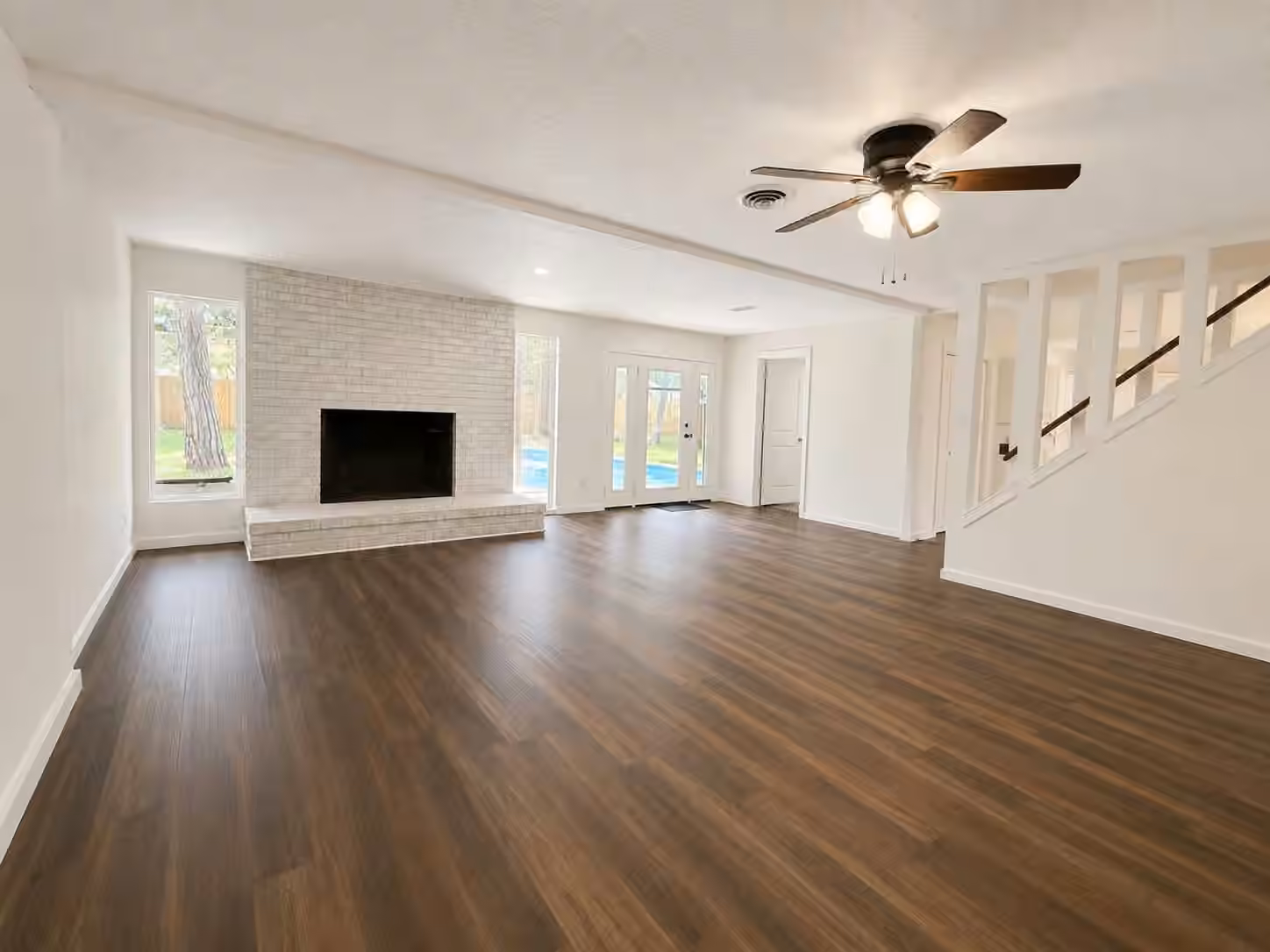 Photo 5 of 3004 Woodland Drive, Dickinson, TX