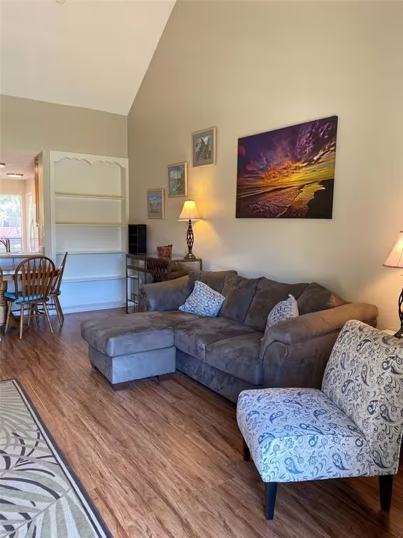 Photo 6 of 8435 Sands Point Drive, Houston, TX
