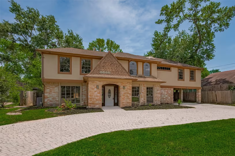 Photo 3 of 15509 Lakeview Drive, Jersey Village, TX