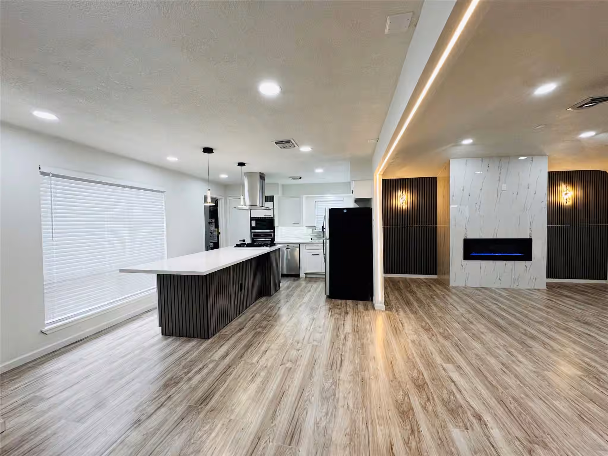 Photo 2 of 2326 Briarview Drive, Houston, TX