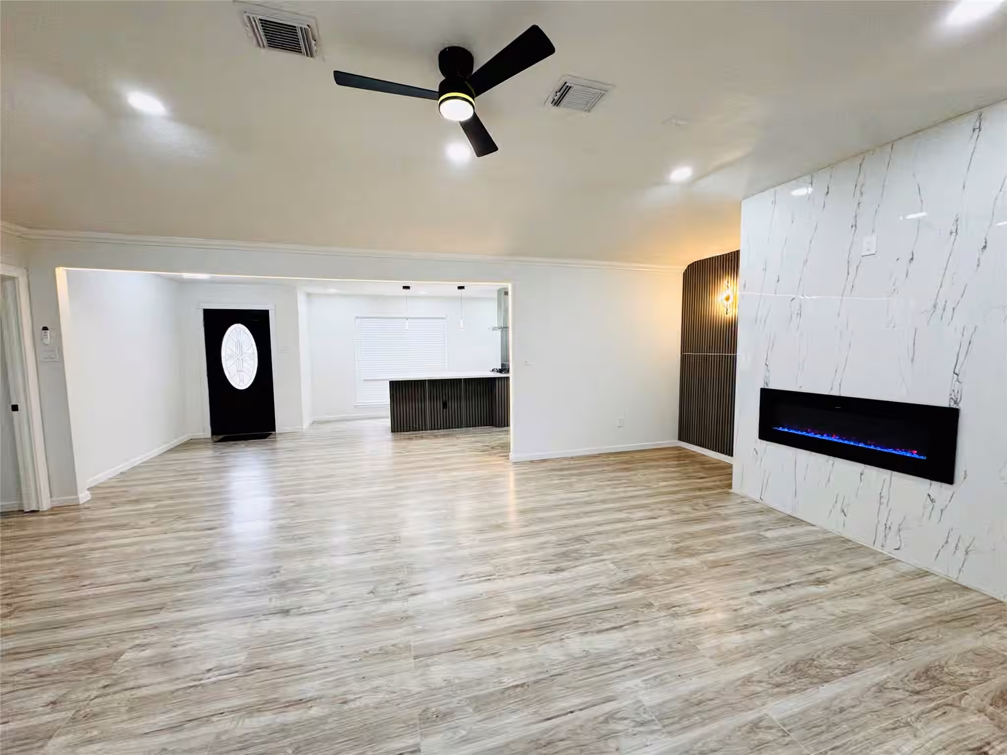 Photo 4 of 2326 Briarview Drive, Houston, TX