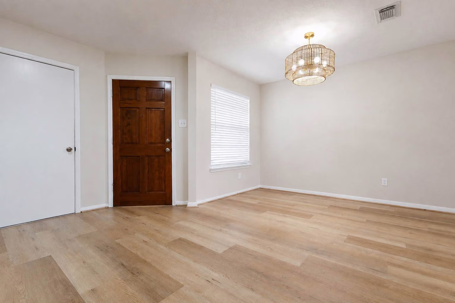 Photo 7 of 15819 Contender Lane, Friendswood, TX