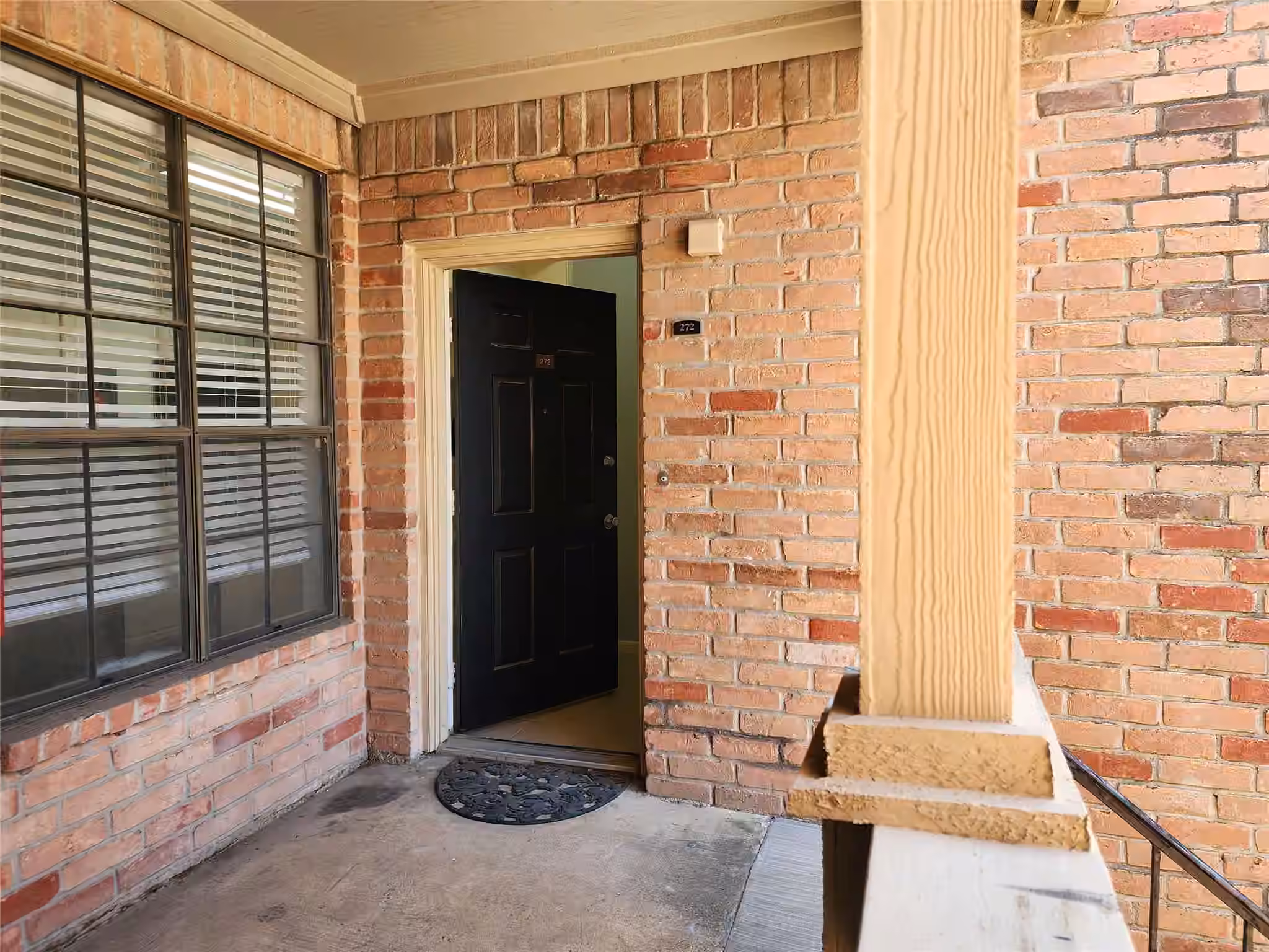 Photo 2 of 2255 Braeswood Park Drive 272, Houston, TX