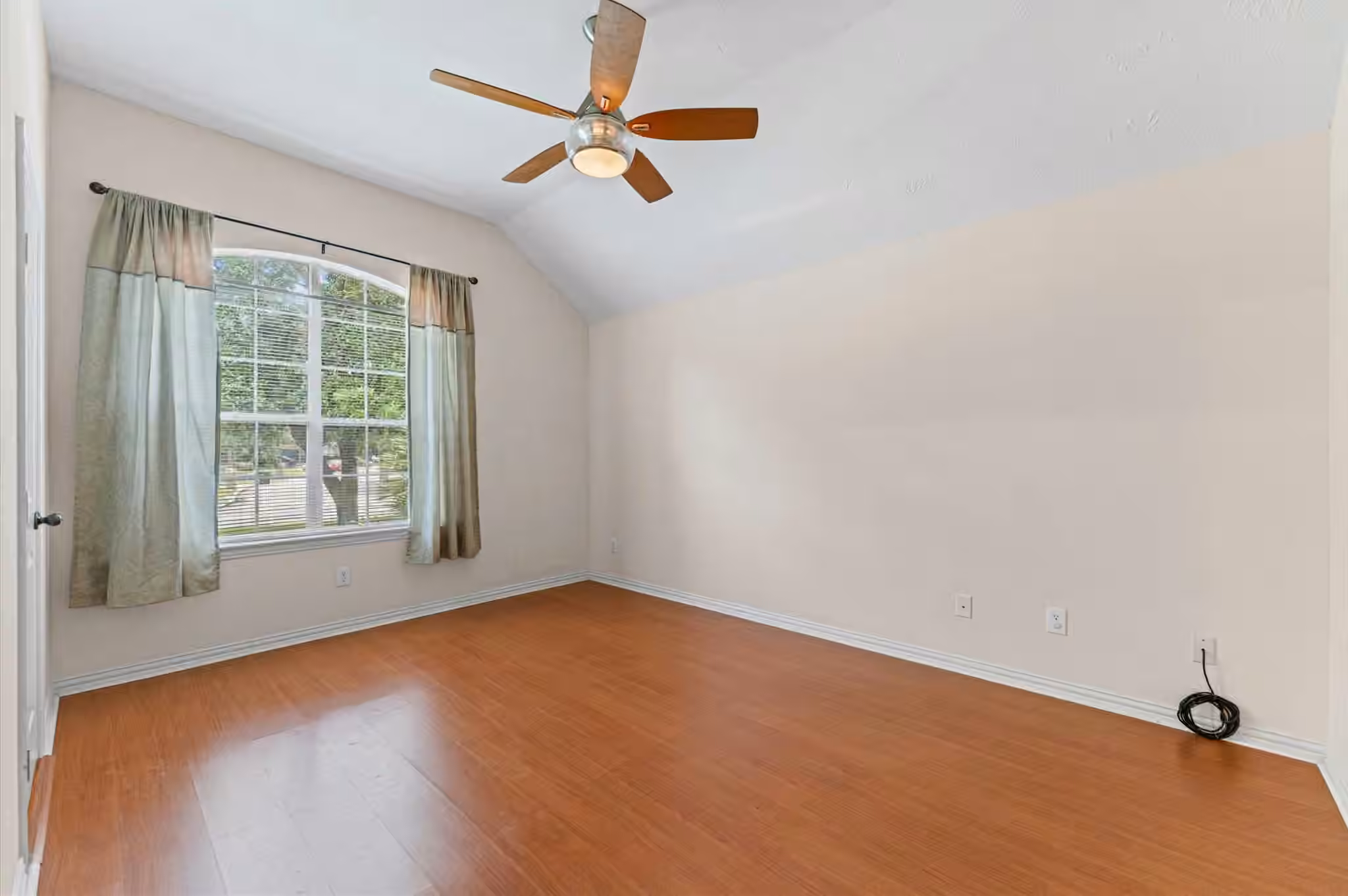 Photo 5 of 14115 Sandhill Crane Drive, Houston, TX