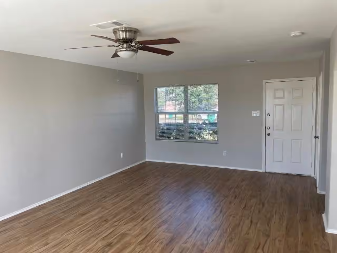 Photo 3 of 12704 Rio Nueces Lane, Rosharon, TX