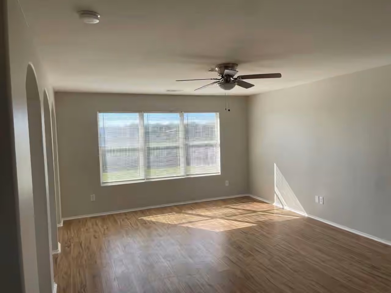 Photo 4 of 12704 Rio Nueces Lane, Rosharon, TX