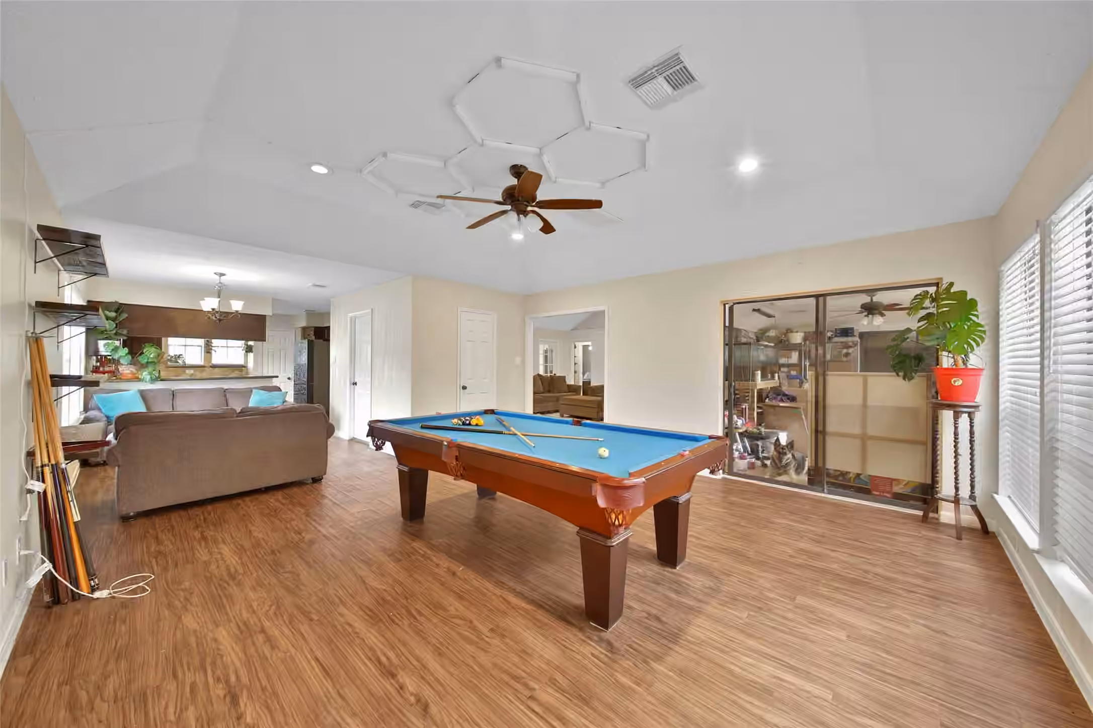 Photo 7 of 15319 Rio Plaza Drive, Houston, TX