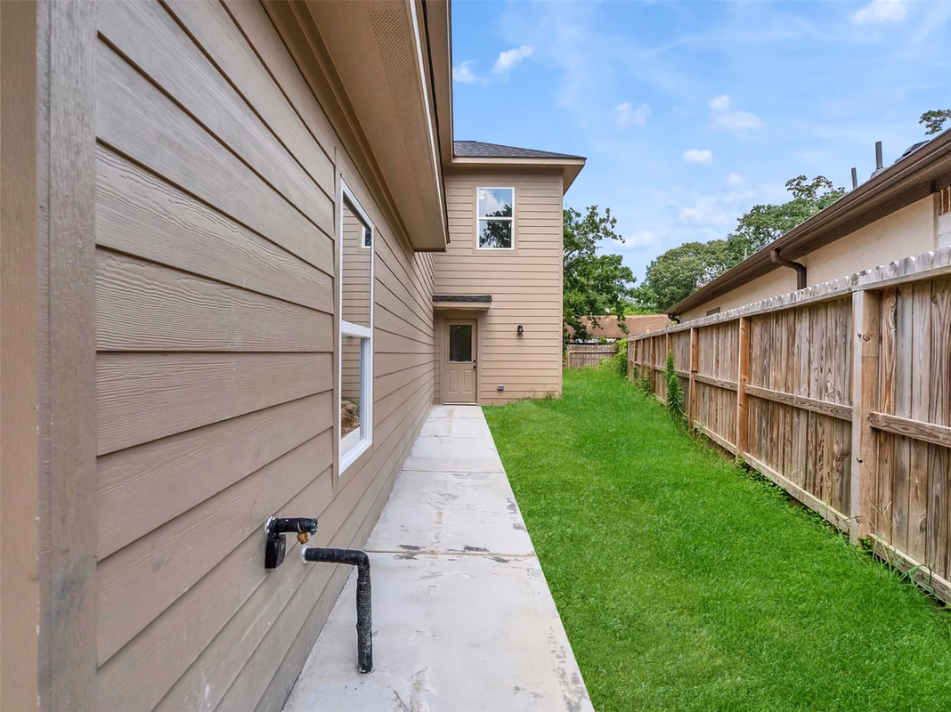 Photo 2 of 14910 Coaltown Road, Willis, TX