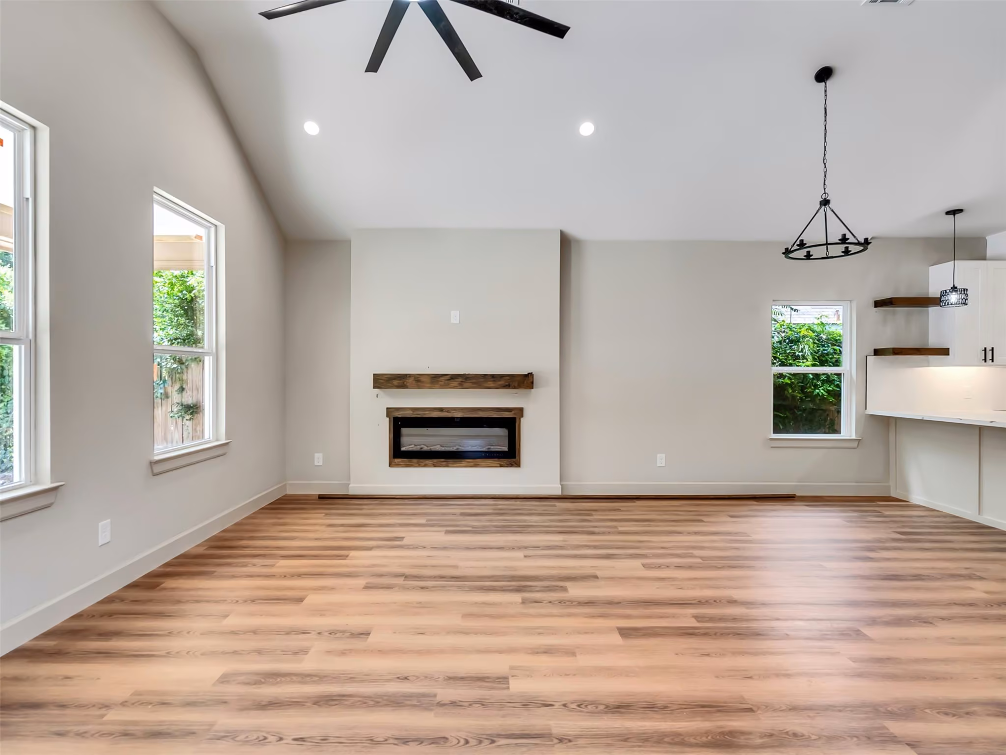 Photo 6 of 14910 Coaltown Road, Willis, TX