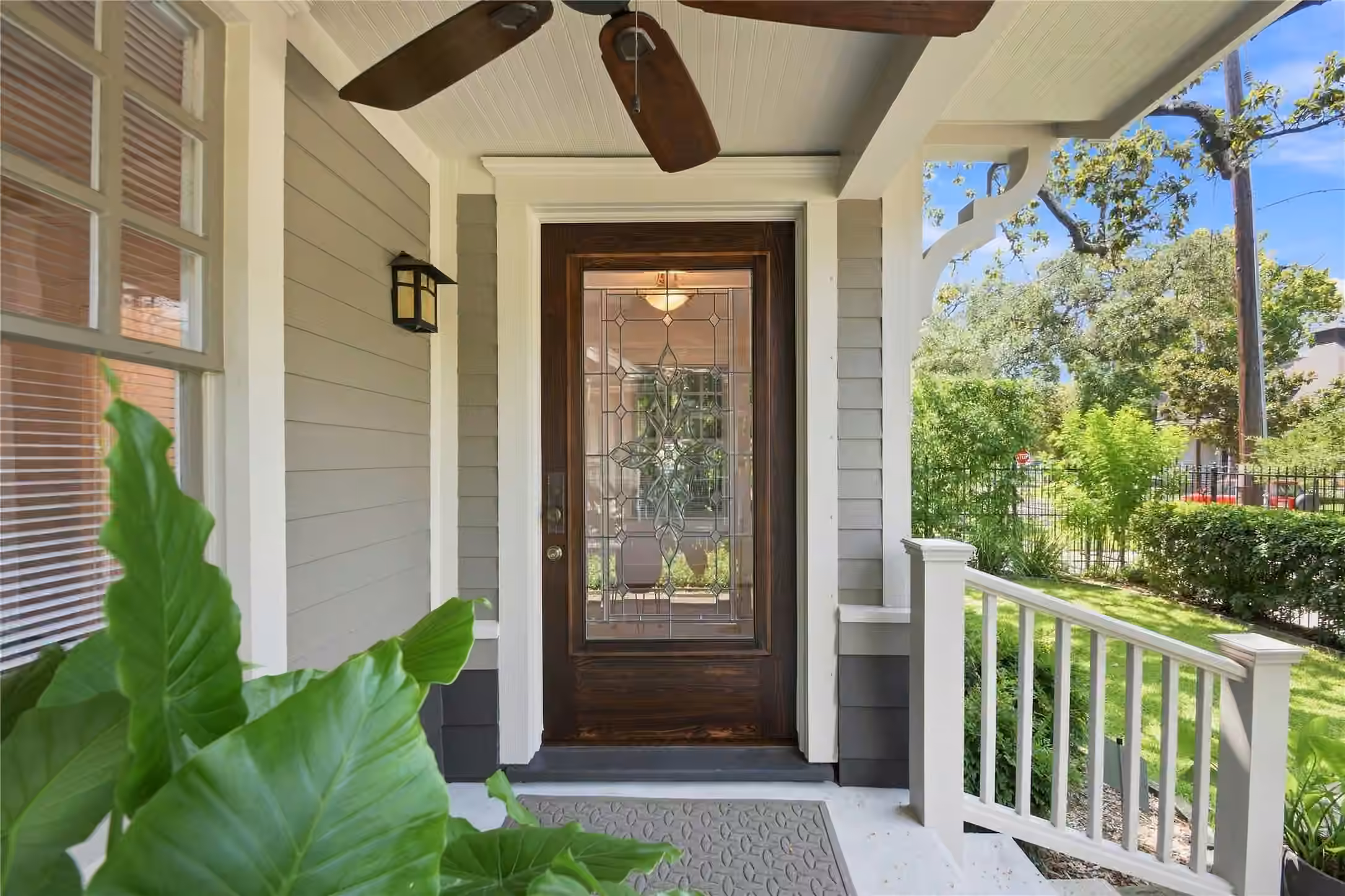 Photo 4 of 611 W Main Street, Houston, TX
