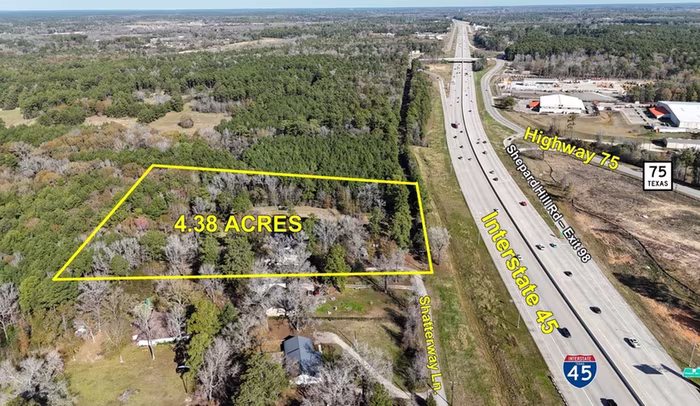 Photo of 15674 Shatterway Lane, Willis, TX 77318