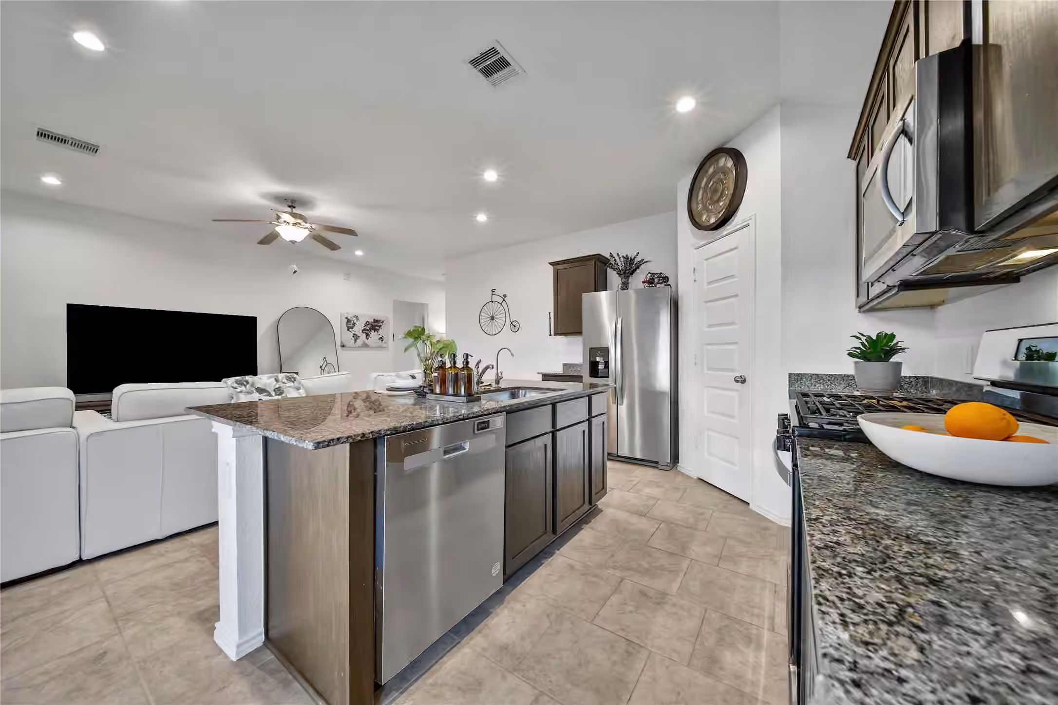 Photo 5 of 7542 Cynomys Court, Rosharon, TX