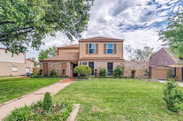 Photo of 7231 Granvia Drive, Houston, TX