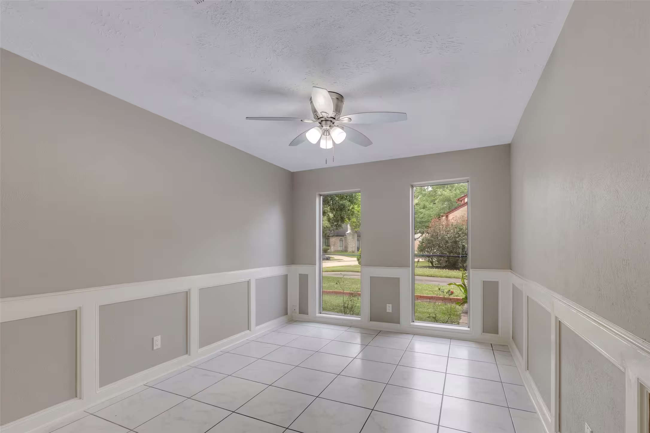 Photo 6 of 7231 Granvia Drive, Houston, TX