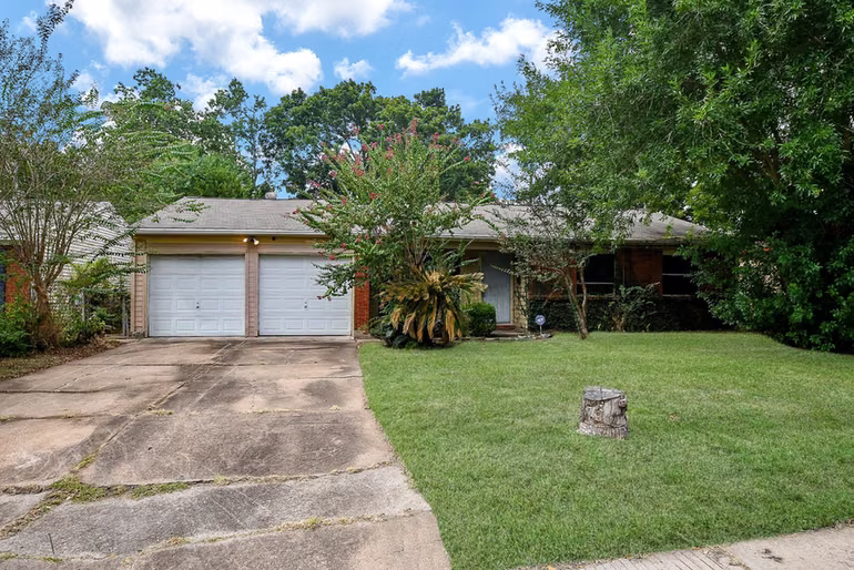 Photo 3 of 4231 S Acres Drive, Houston, TX