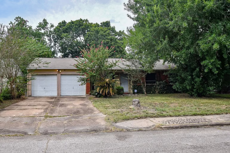 Photo 4 of 4231 S Acres Drive, Houston, TX