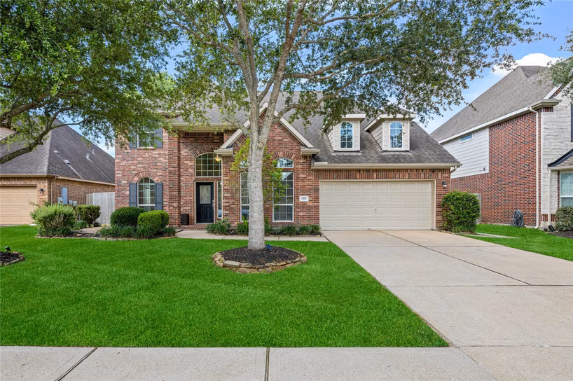 Photo 2 of 1111 Haye Road, Friendswood, TX