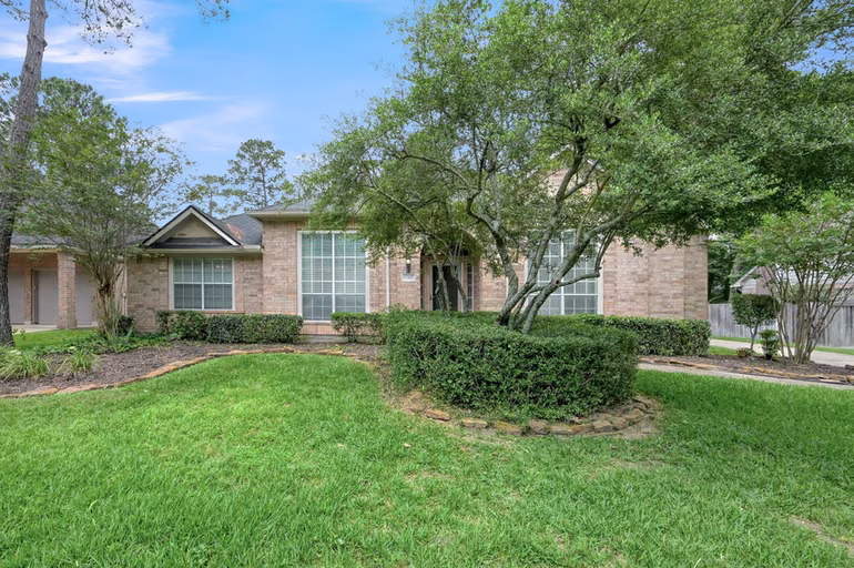 Photo 3 of 6307 Threeflower Lane, Kingwood, TX