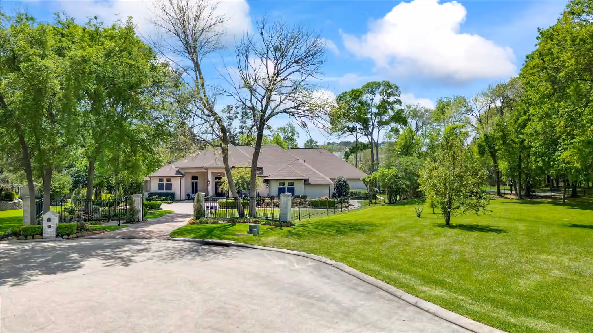 Photo 4 of 18703 Palm Beach Boulevard, Conroe, TX