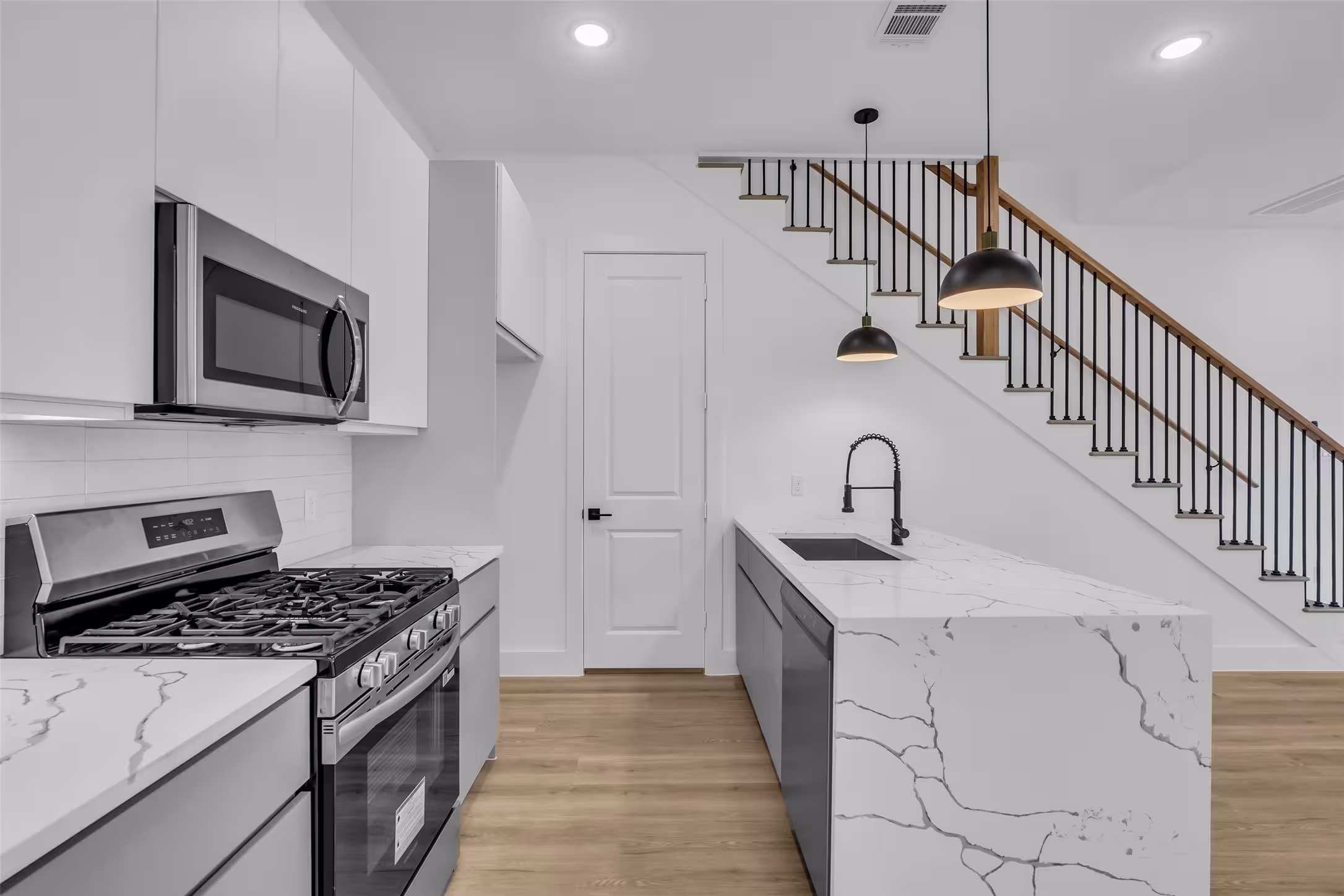 Photo 2 of 1504 Griffin Street, Houston, TX