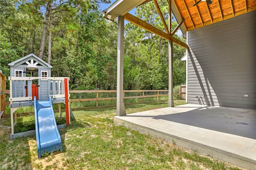 Photo 6 of 525 Little Spring Court, Anahuac, TX