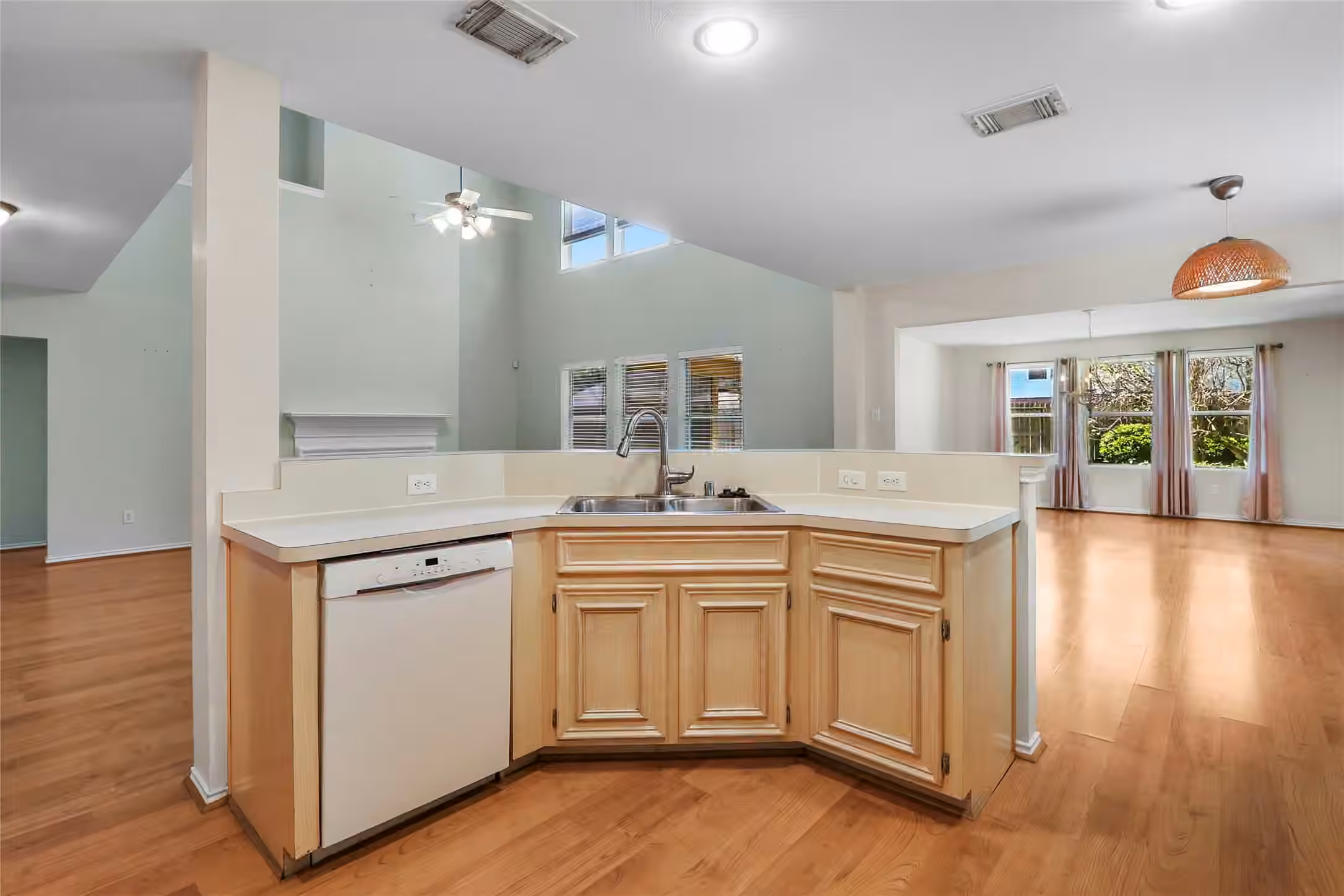 Photo 6 of 1611 Brady Creek Lane, Richmond, TX