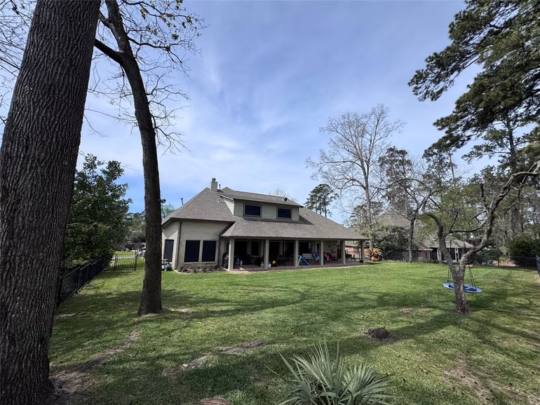 Photo 4 of 707 Fairway Oaks, Conroe, TX