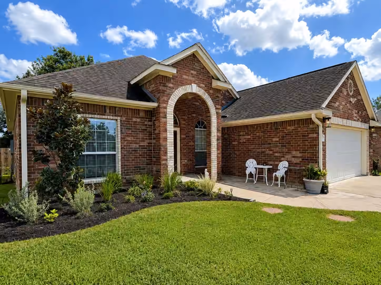 Photo 2 of 519 Oleander Street, Lake Jackson, TX