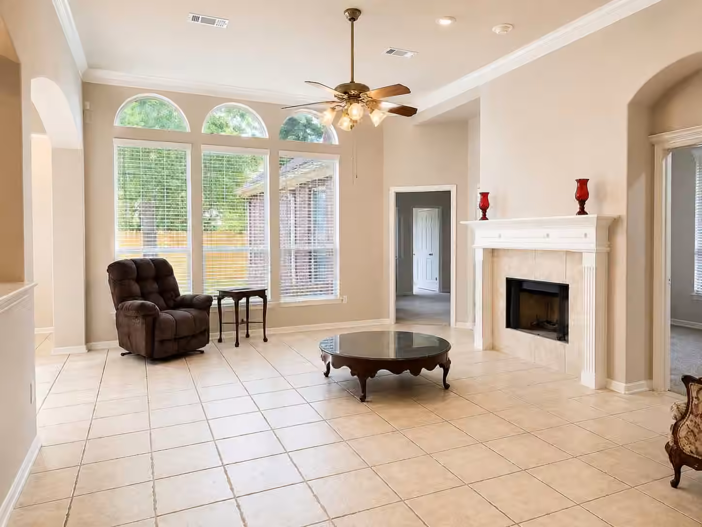 Photo 4 of 519 Oleander Street, Lake Jackson, TX