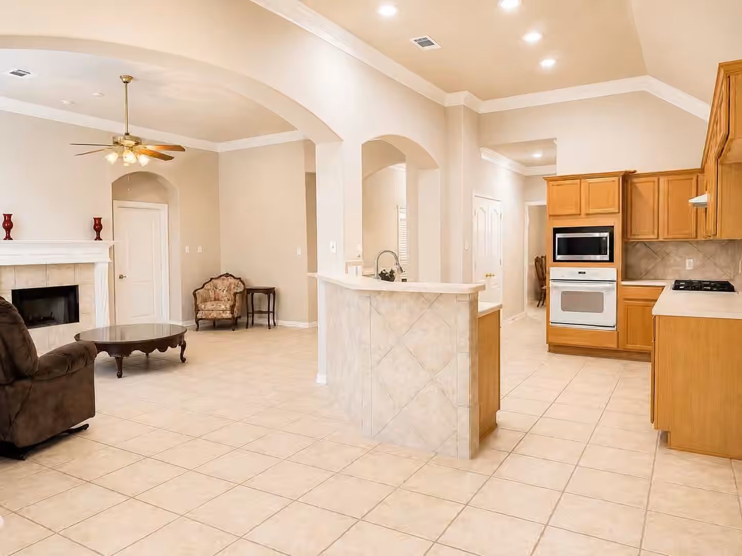 Photo 5 of 519 Oleander Street, Lake Jackson, TX