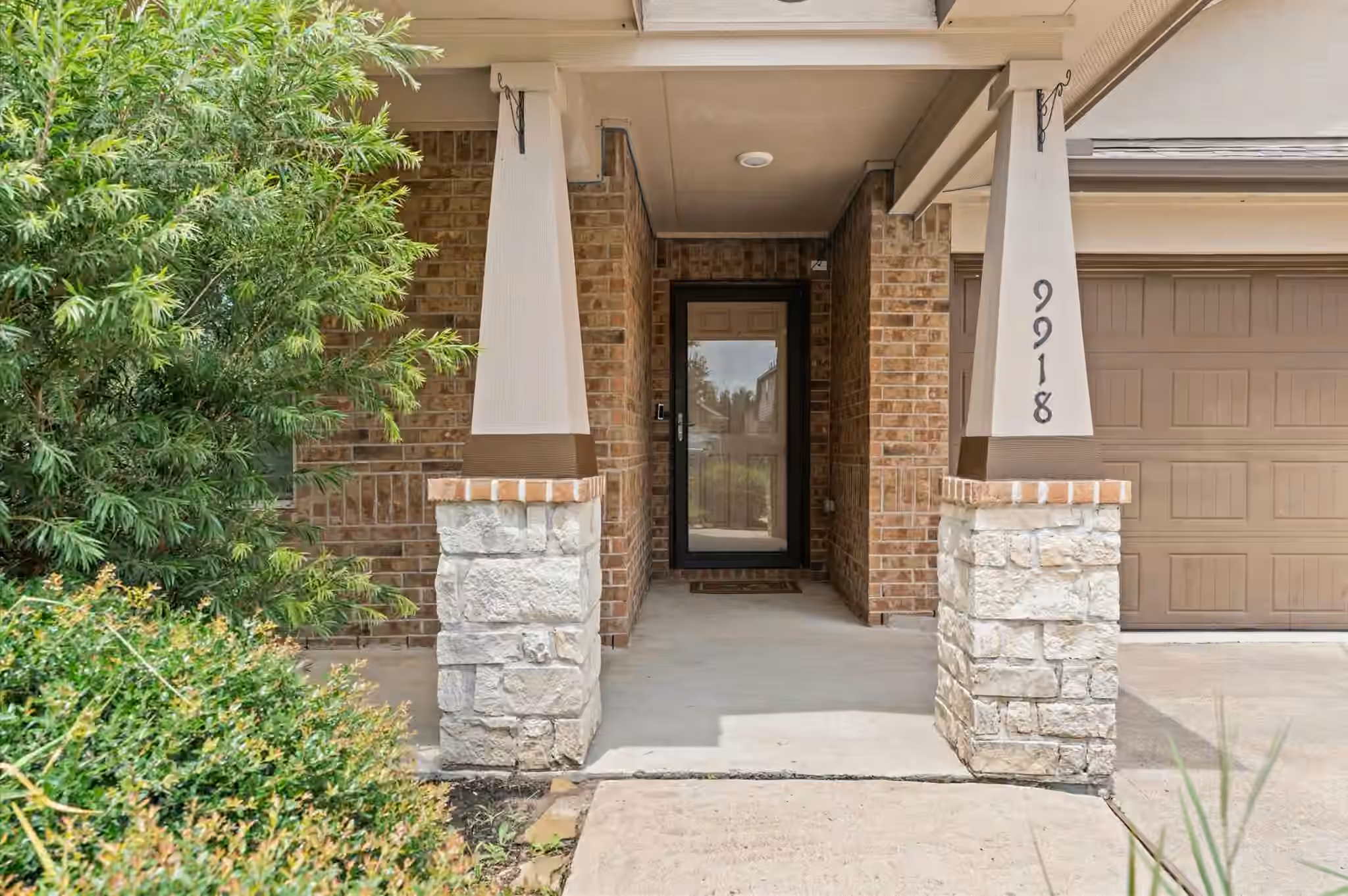 Photo 3 of 9918 Channel Set Way, Rosharon, TX