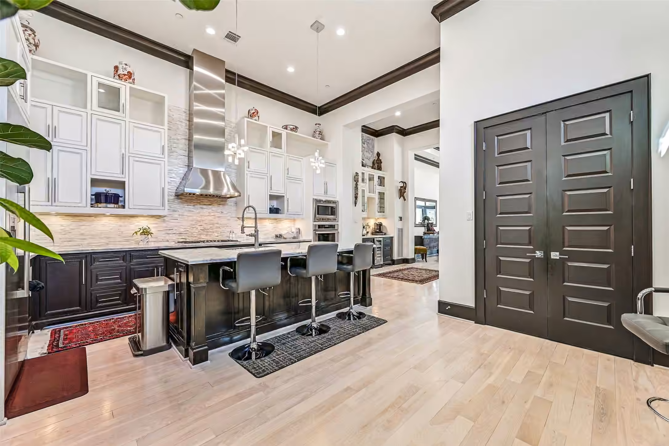 Photo 4 of 503 W Clay Street, Houston, TX