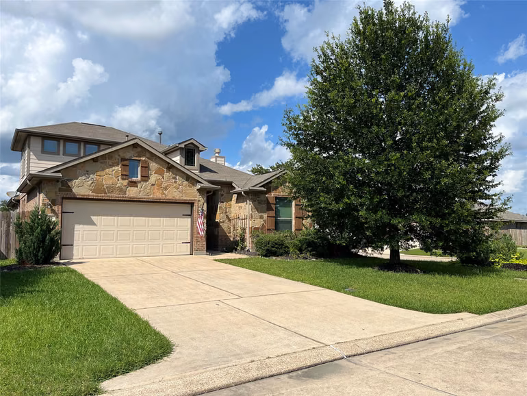 Photo of 102 Piney Pathway, Magnolia, TX 77354
