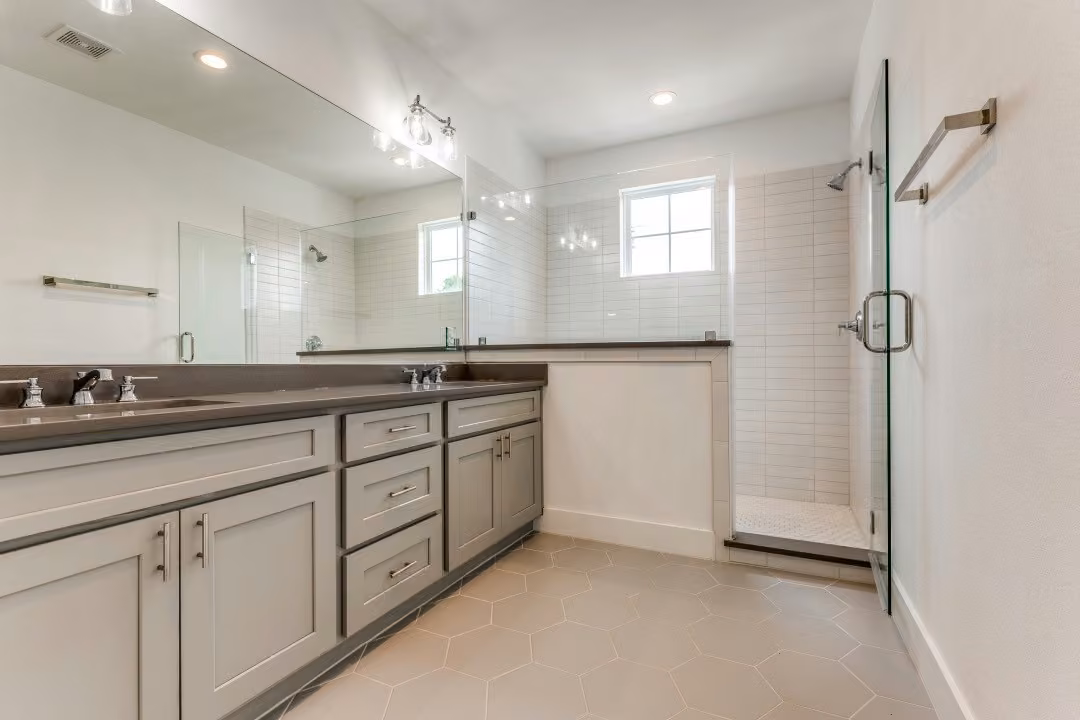 Photo 7 of 728 E 38th Street, Houston, TX