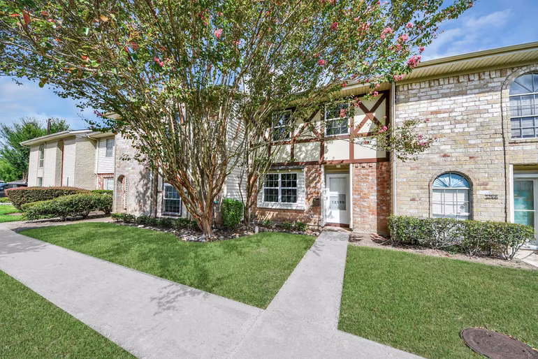 Photo 2 of 12190 Beamer Road, Houston, TX