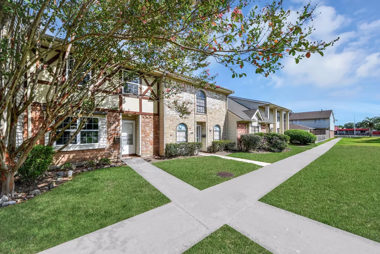 Photo 3 of 12190 Beamer Road, Houston, TX